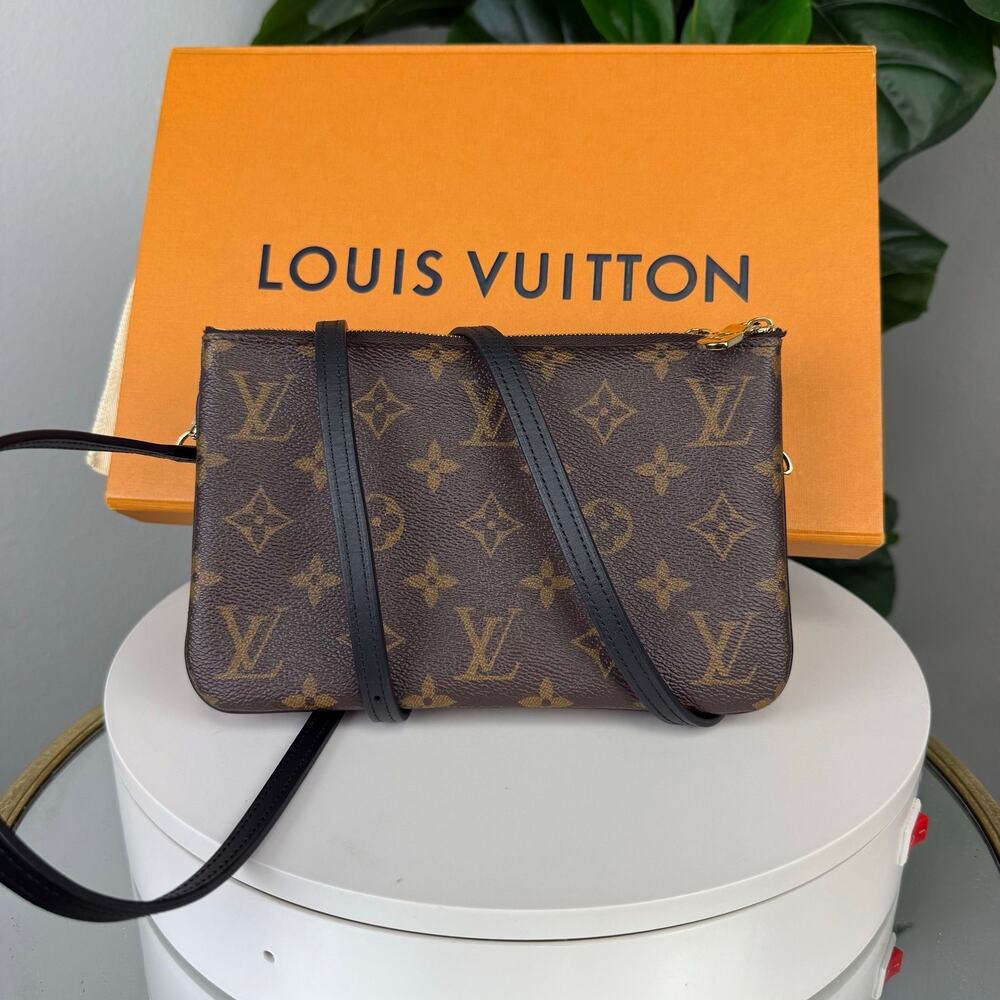 ✨💎Authentic Louis Vuitton Reverse Monogram Giant Double Zip Pochette